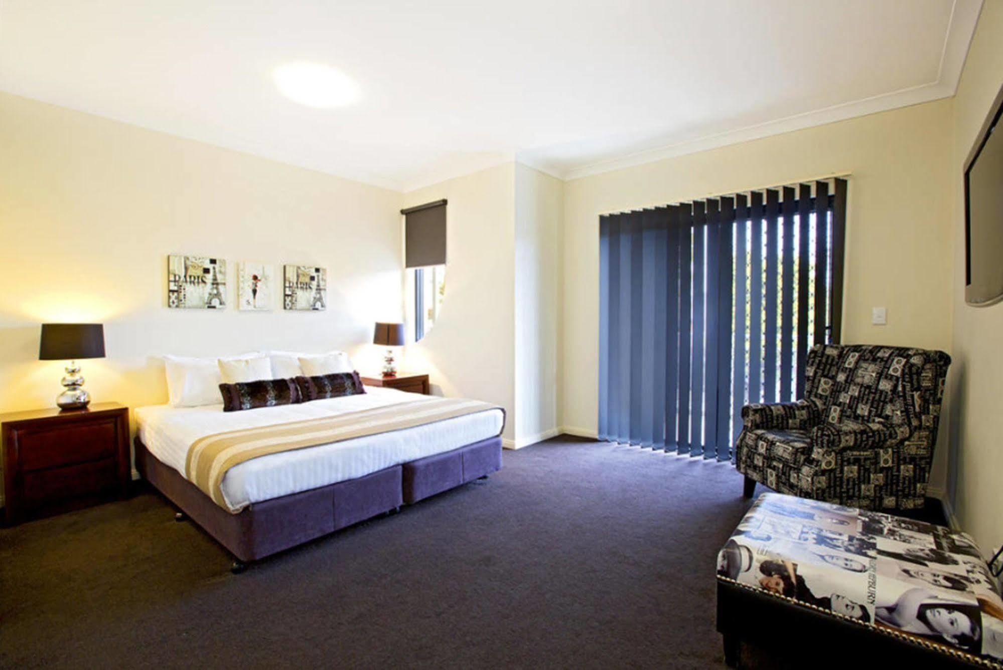 Astina Serviced Apartments - Central Penrith Eksteriør billede