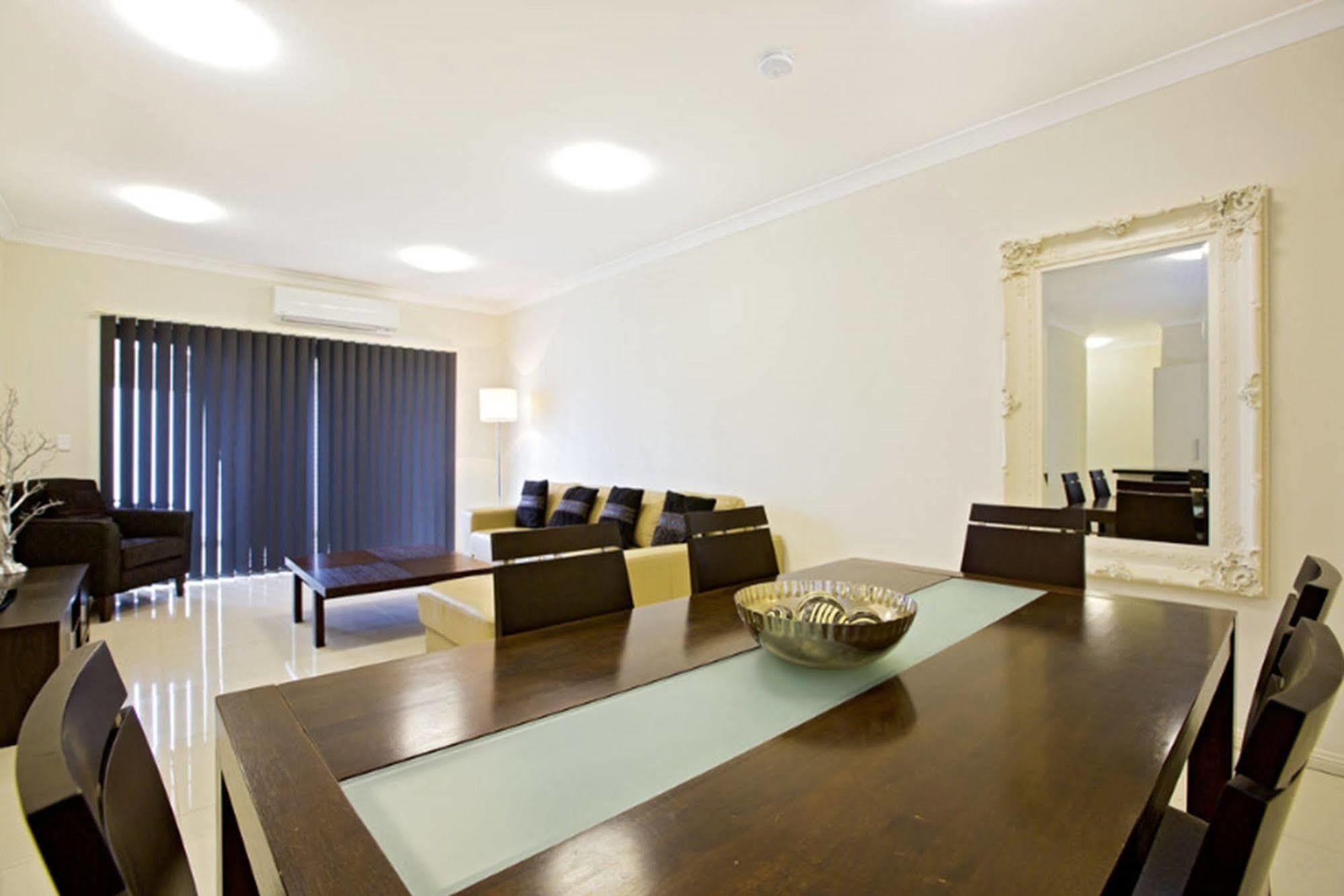 Astina Serviced Apartments - Central Penrith Eksteriør billede
