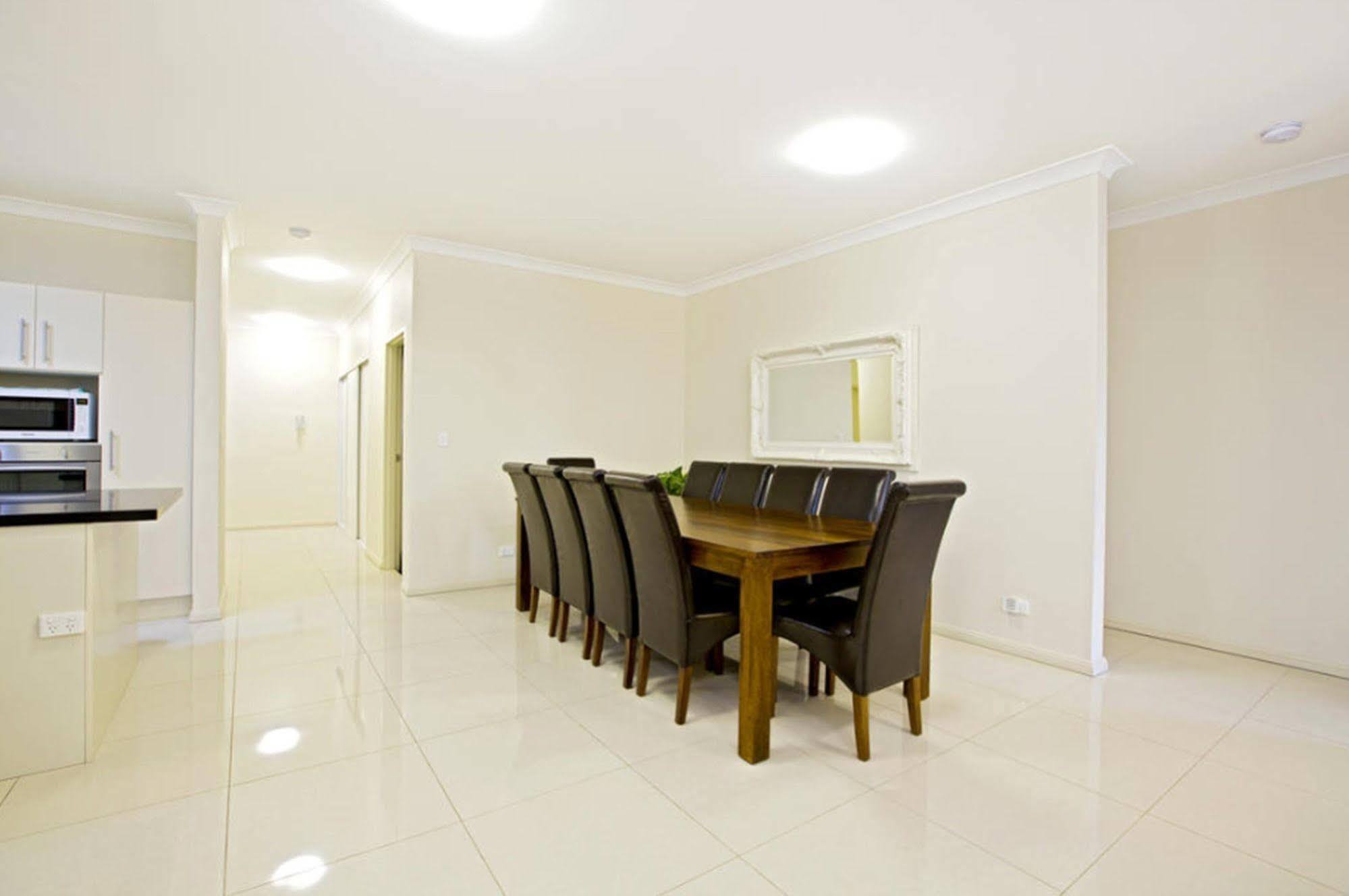 Astina Serviced Apartments - Central Penrith Eksteriør billede