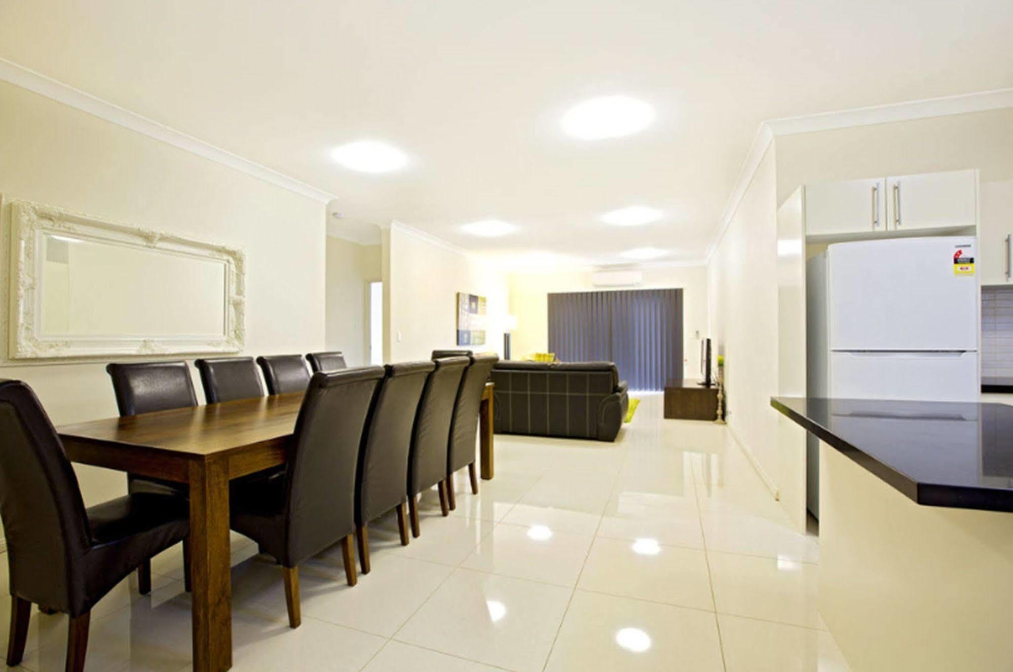 Astina Serviced Apartments - Central Penrith Eksteriør billede